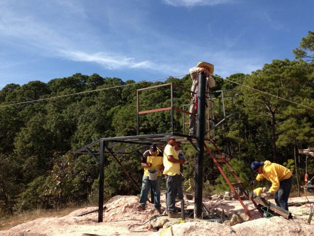 Plataforma de tirolesas